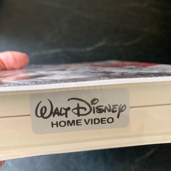 DISNEY | 2 Sealed VHS Tapes | 101 Dalmatians and Pinocchio - Picture 3 of 16